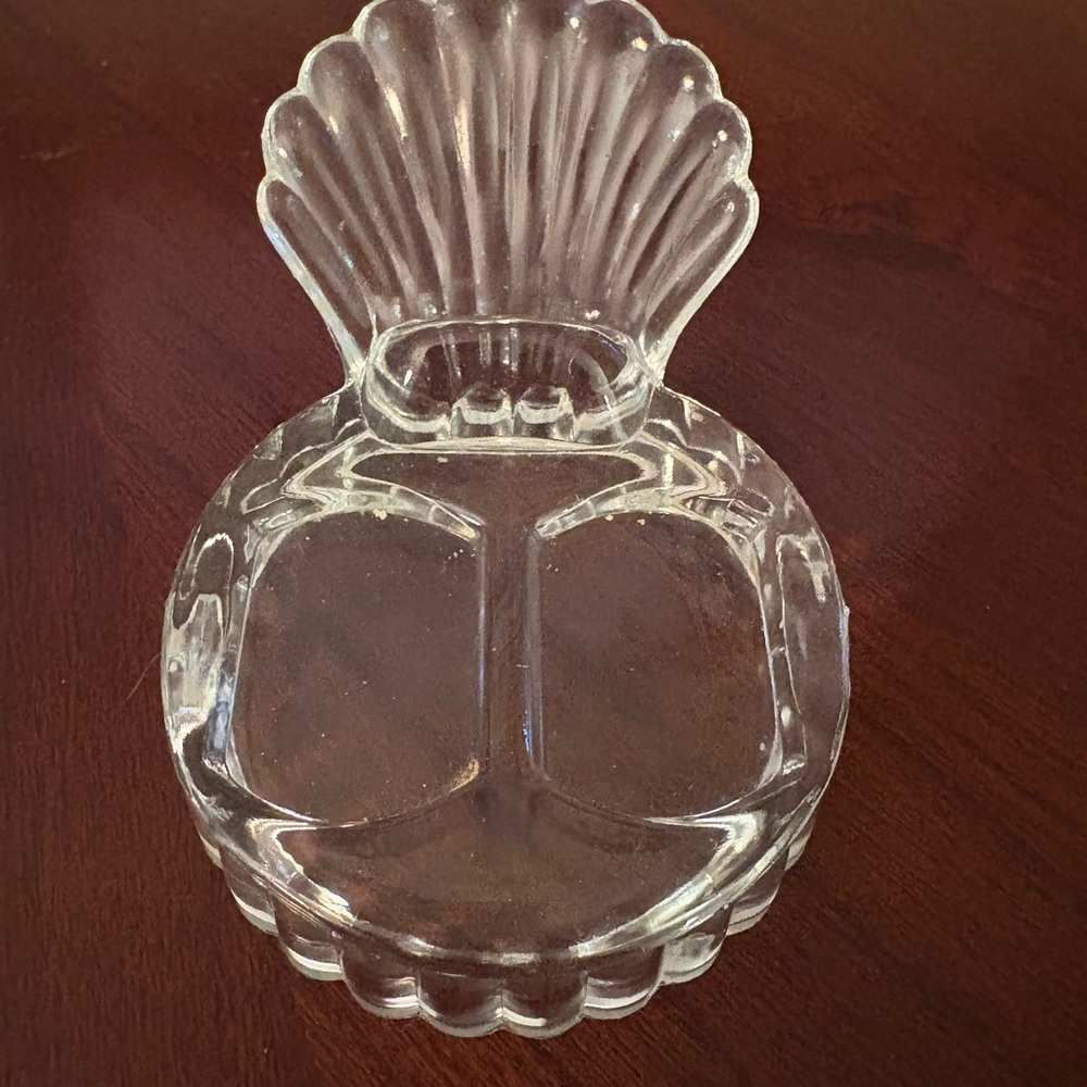 Vintage Art Deco Glass Salt and Pepper Shakers with Shell Holder - Picture 5 of 8